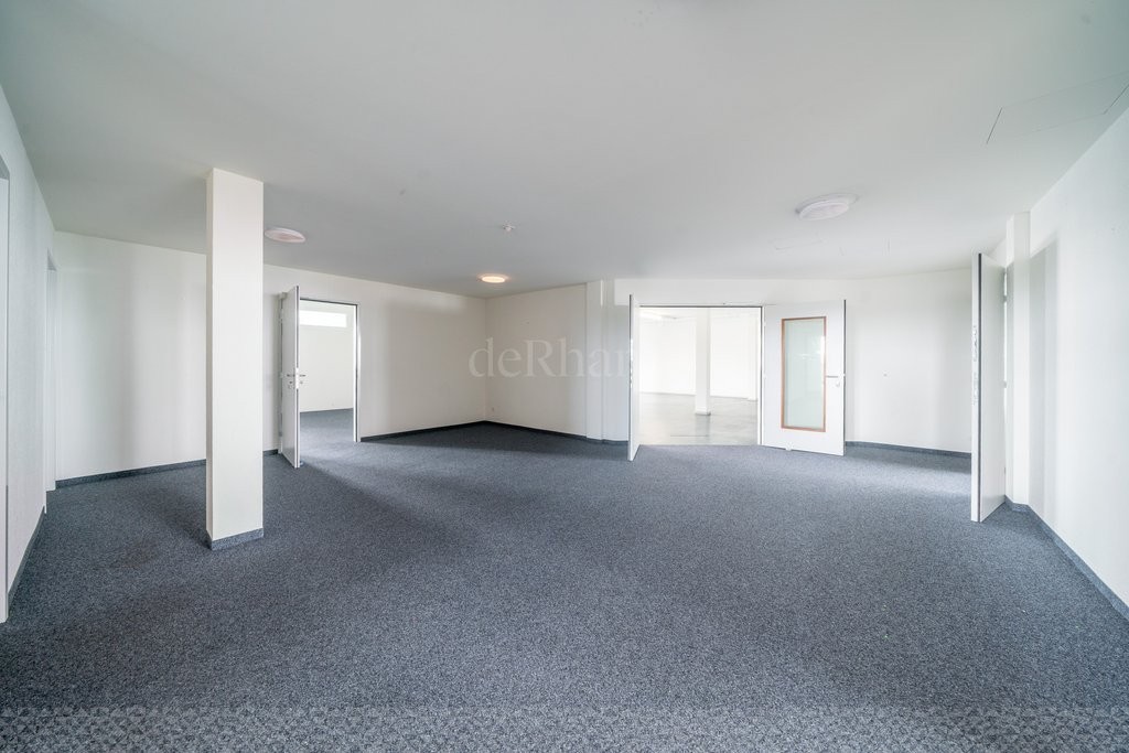 84m² office