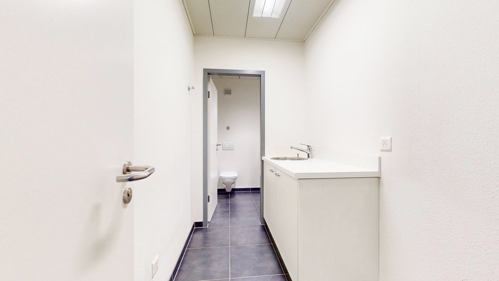 102m² office