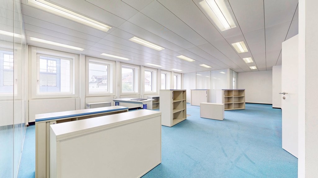 102m² office