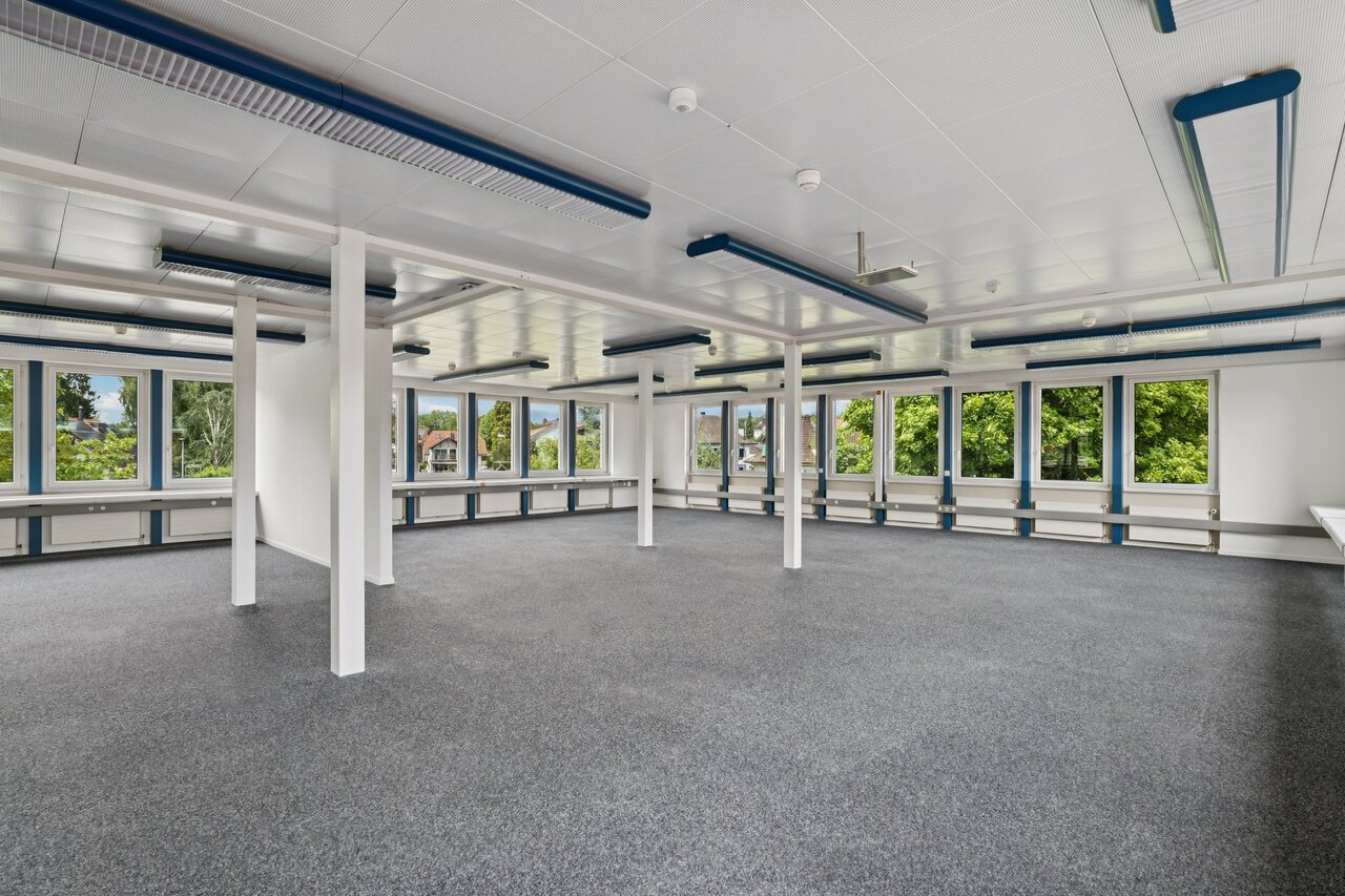 318m² bureau