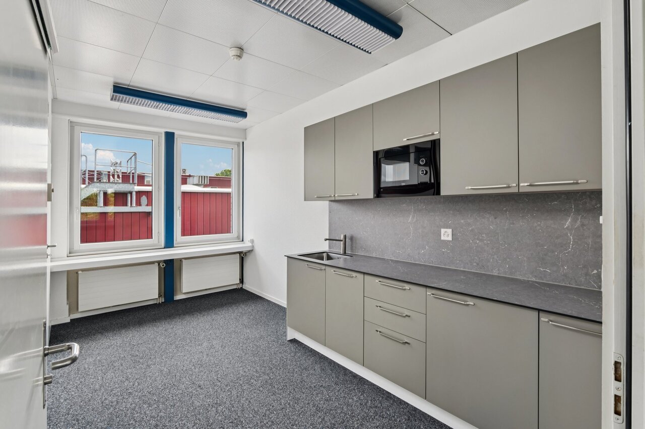 318m² bureau