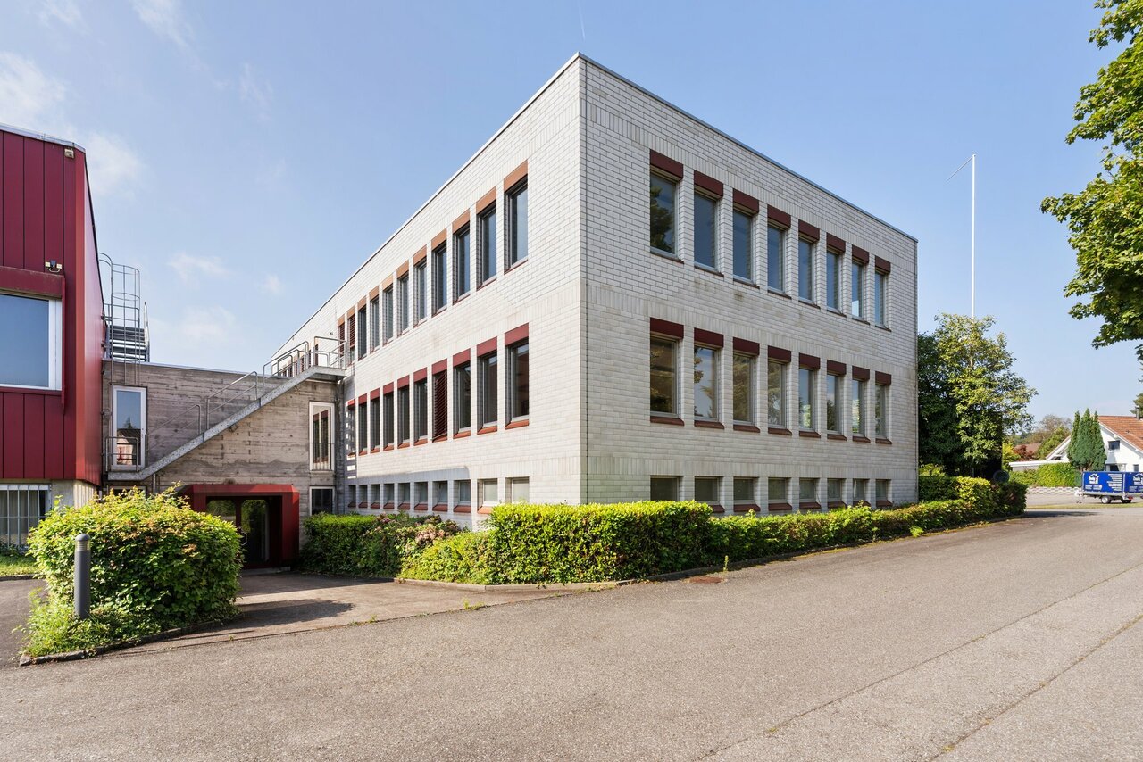 318m² bureau
