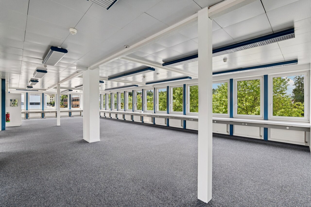 318m² bureau