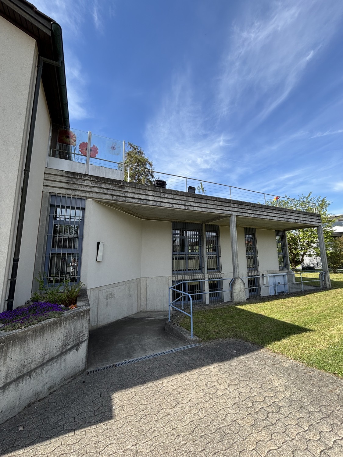 298m² commercial