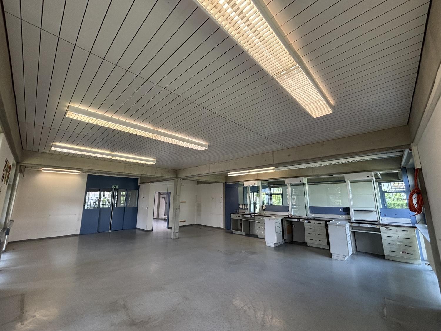 298m² commercial