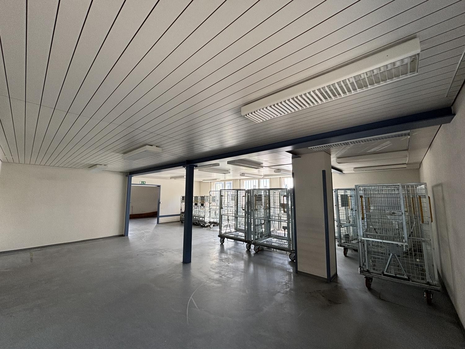 298m² commercial