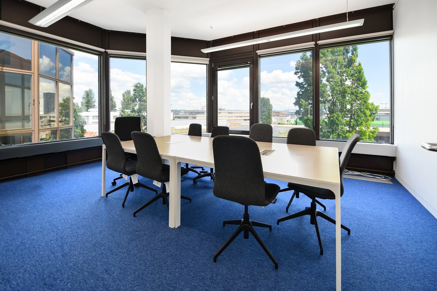 474m² office
