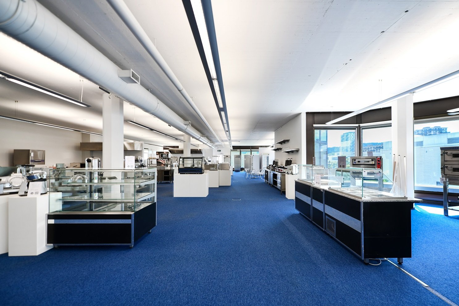 474m² office