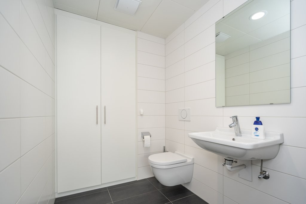 175m² office