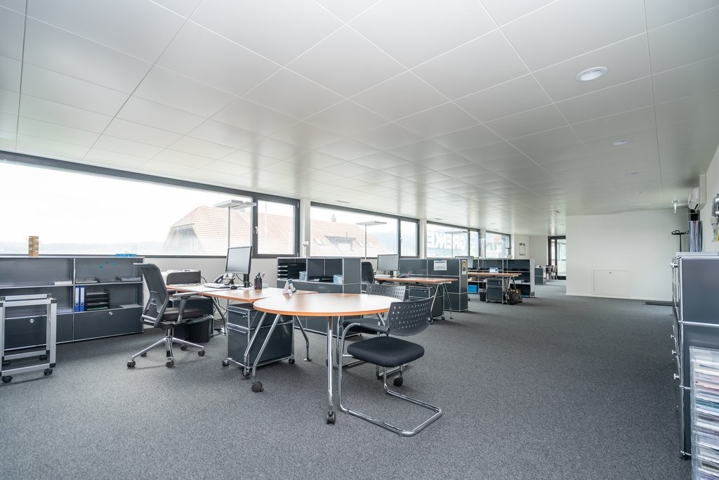 175m² office