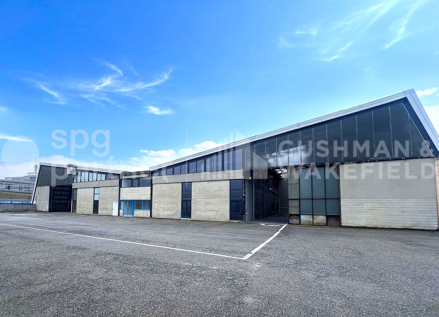 1470m² storage room