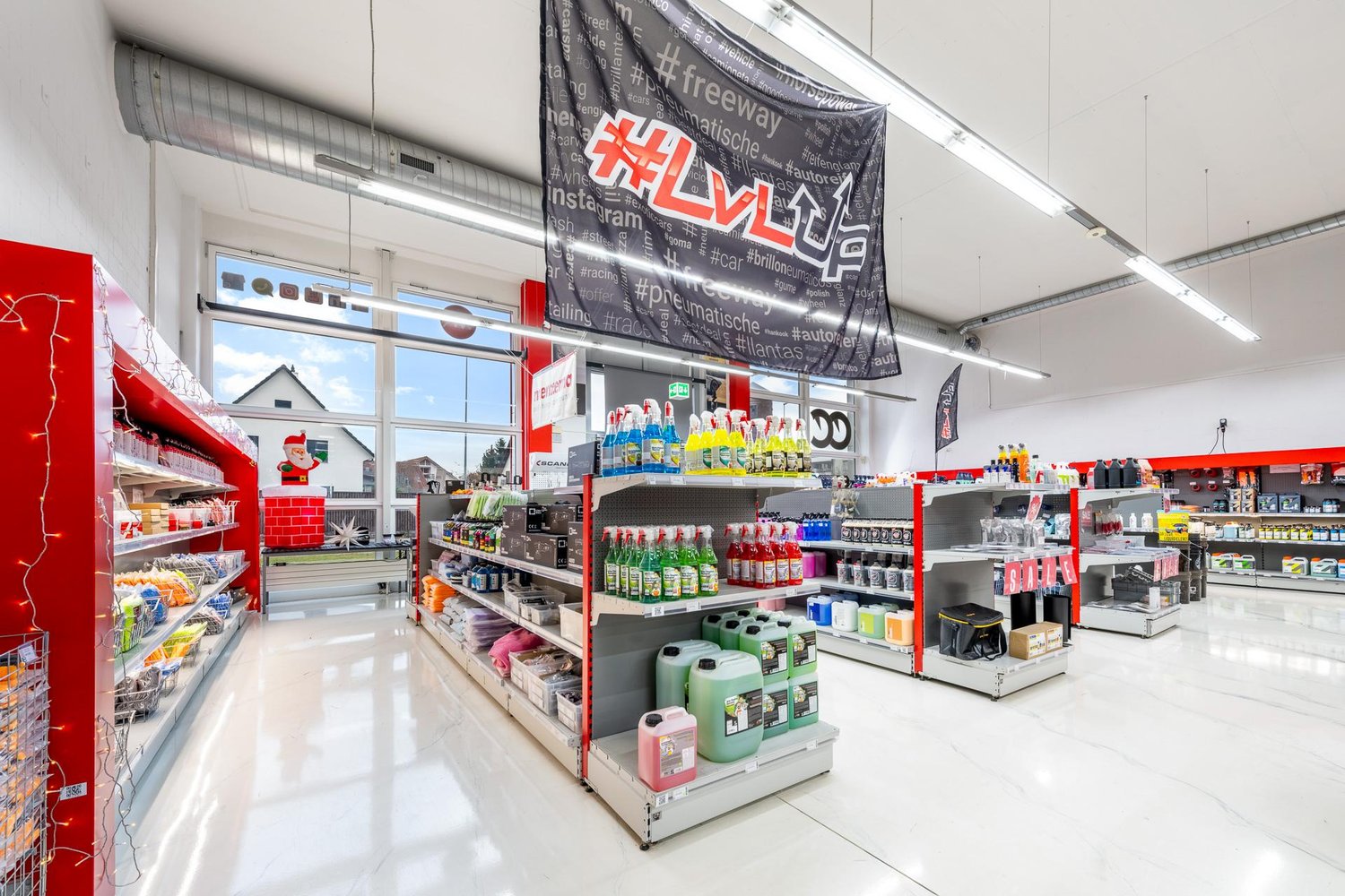 832m² commercial