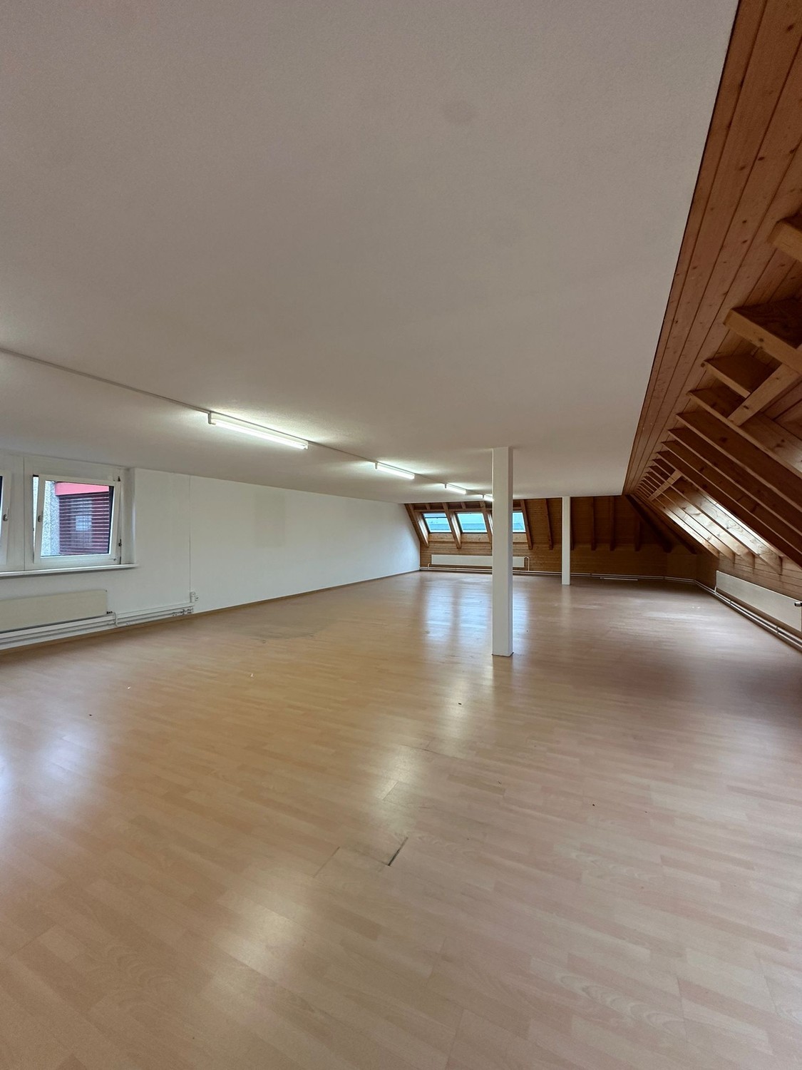 144m² office