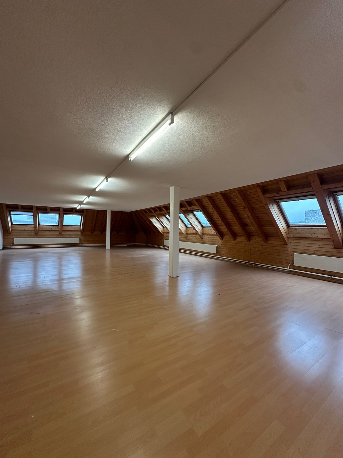 144m² office