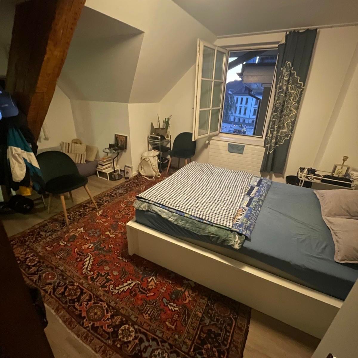 Camera in un appartamento condiviso