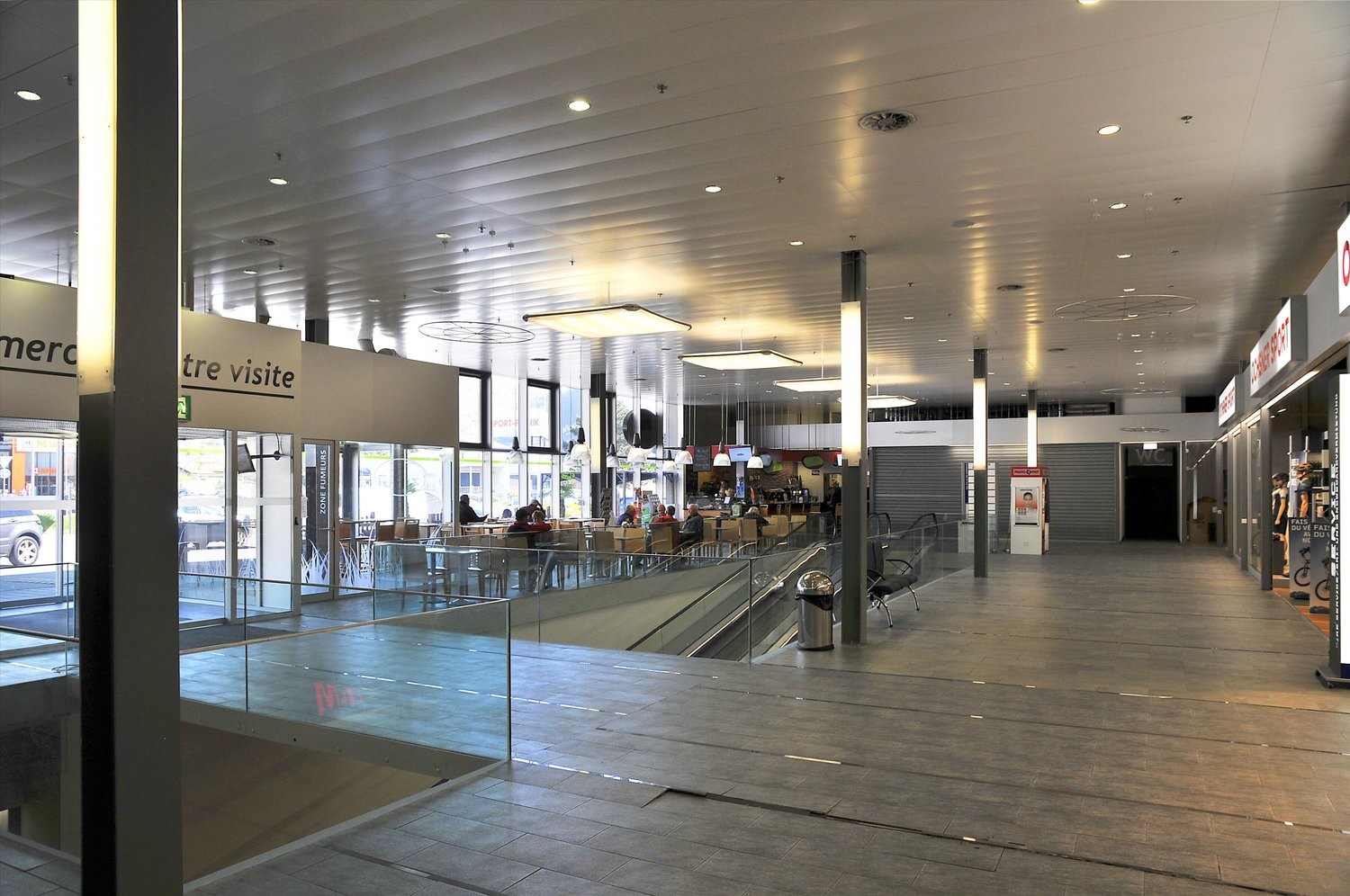 80m² shop
