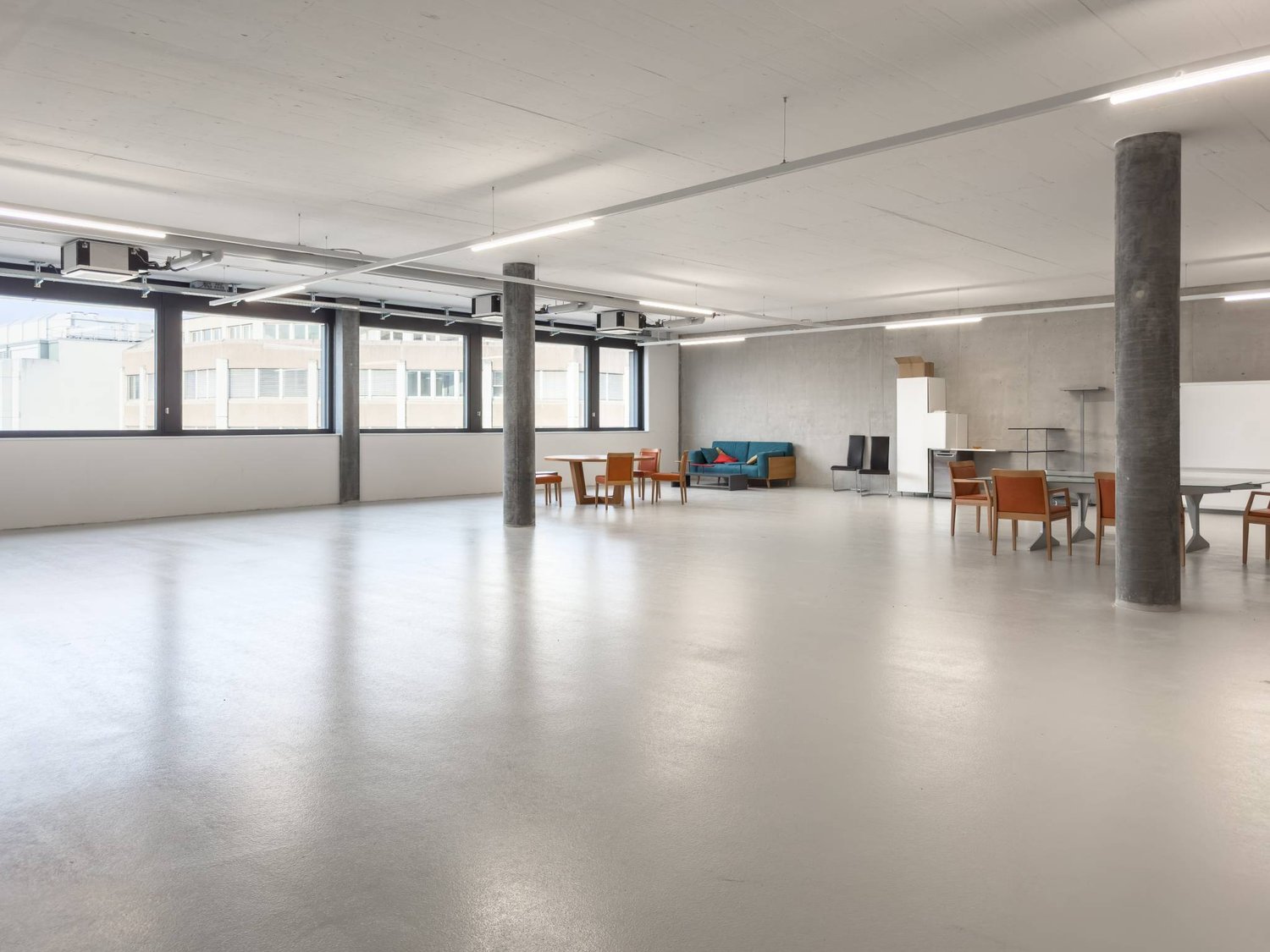 150m² commercial