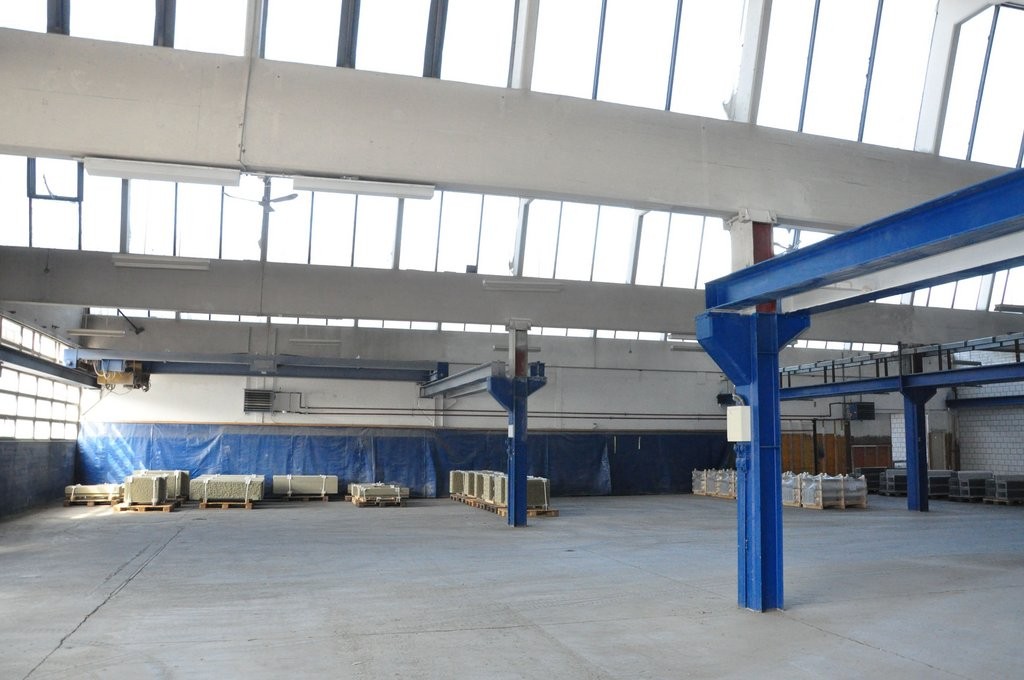 1100m² commercial