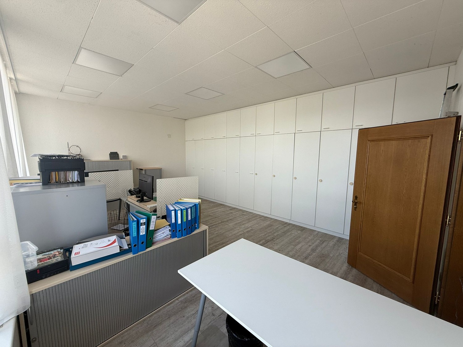 160m² commercial