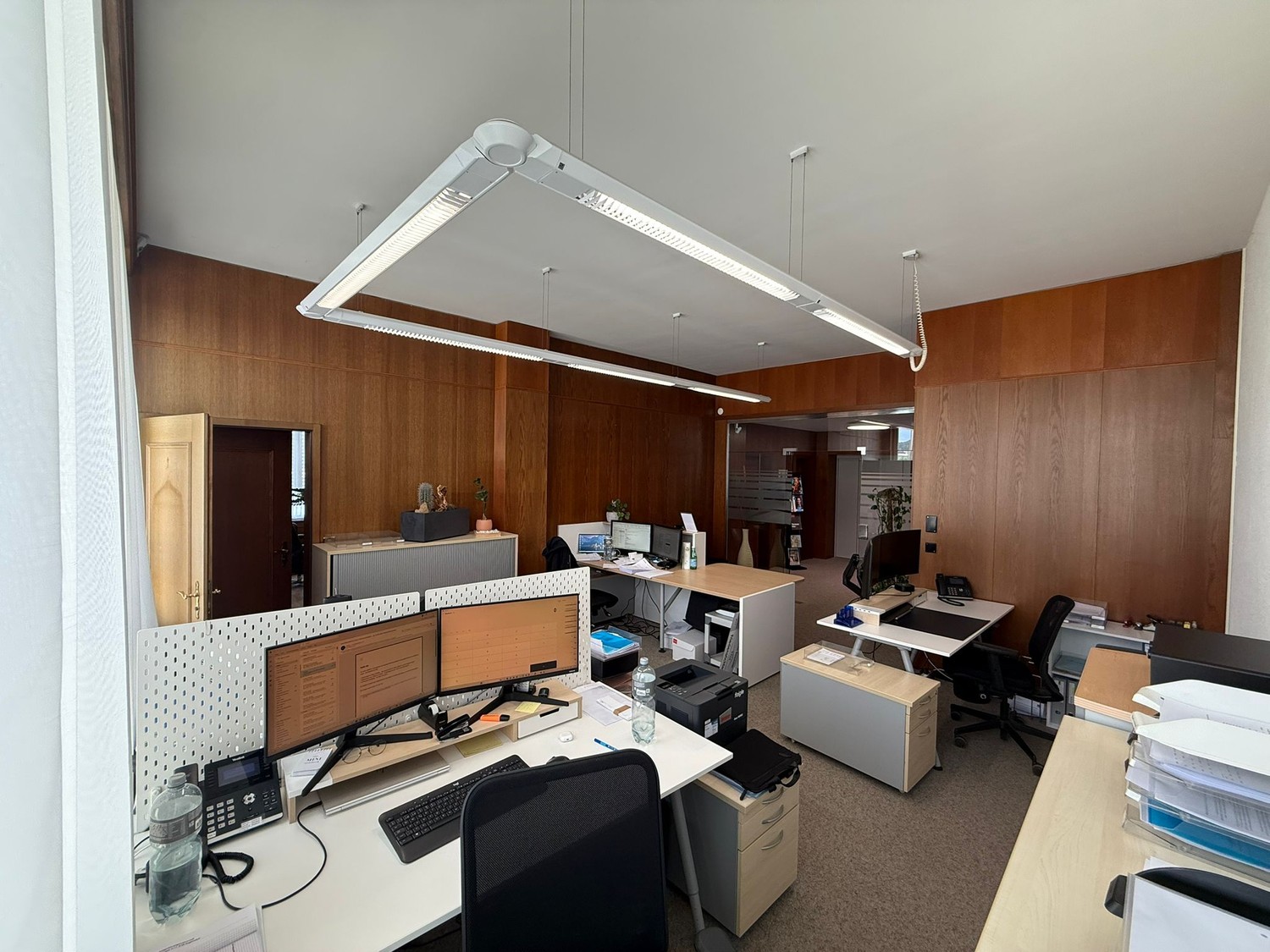 160m² commercial
