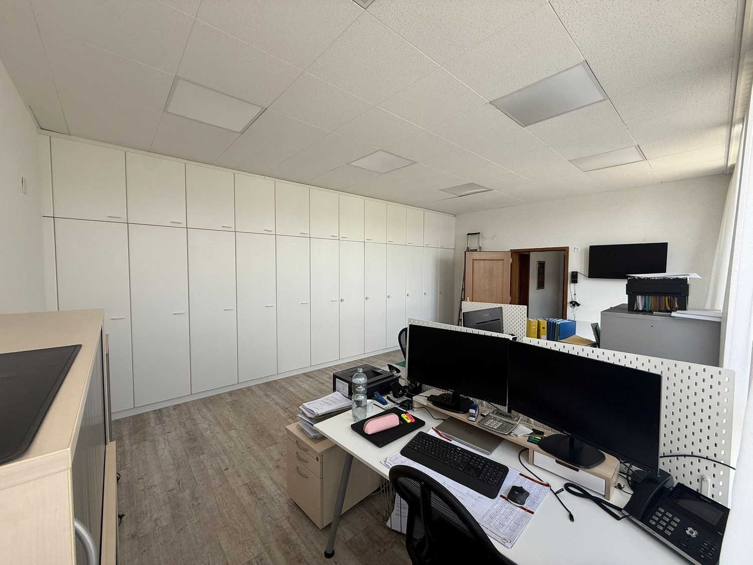 160m² commercial