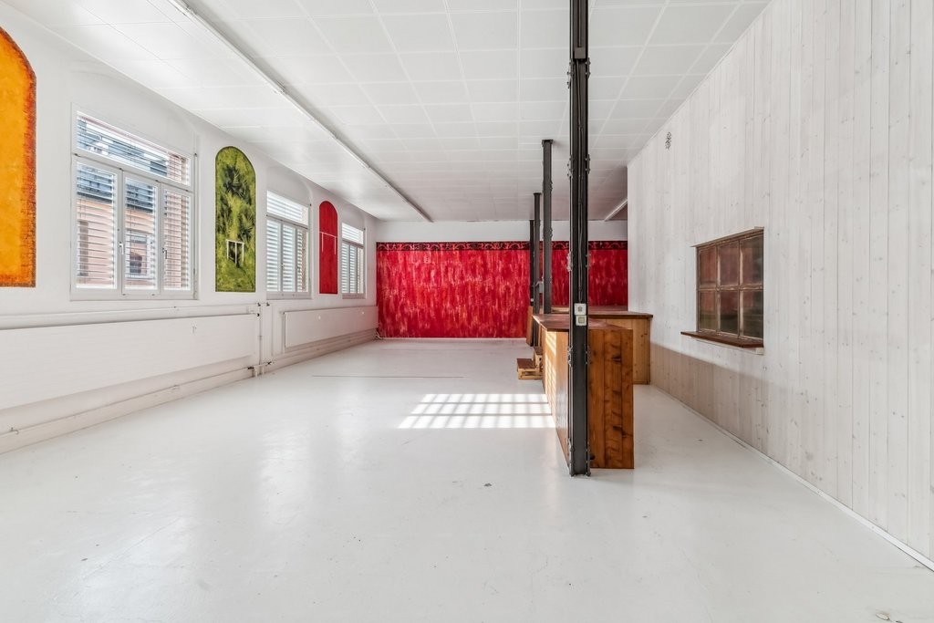 191m² commercial