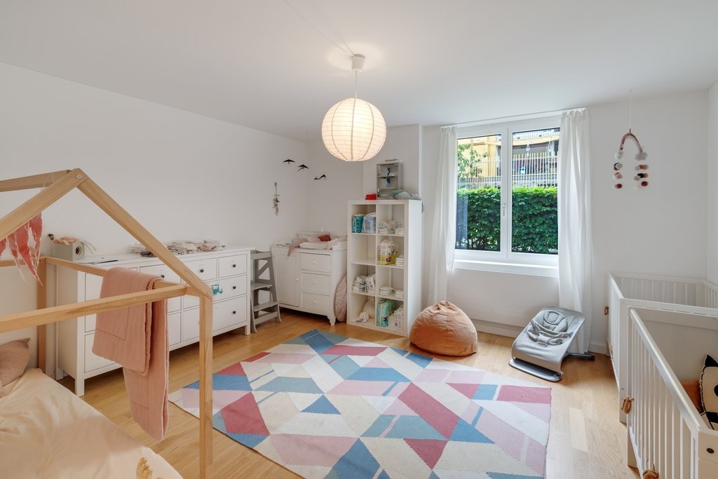 180m² commercial