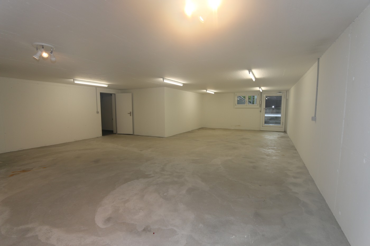 76m² locale hobby