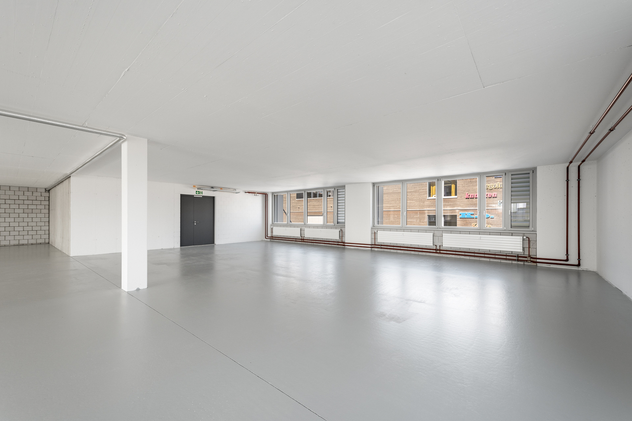 306m² commercial