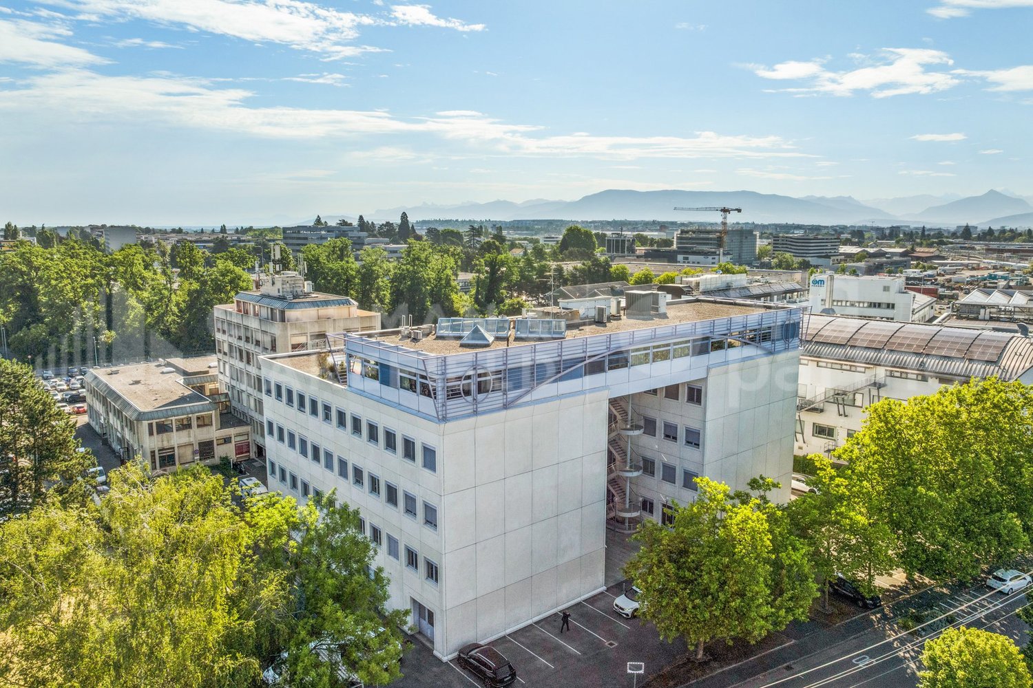 1024m² commerciale