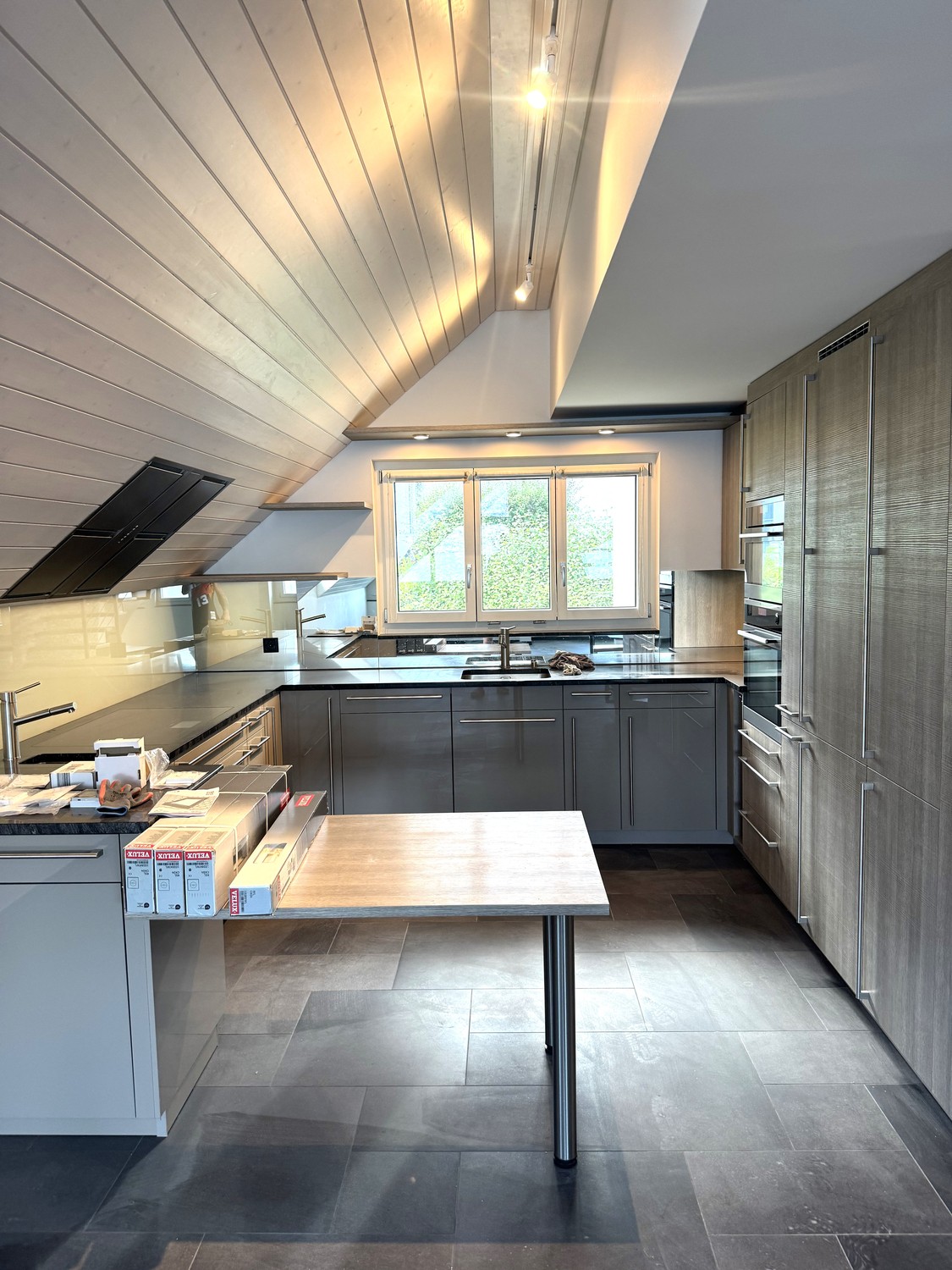 10 rooms apartment