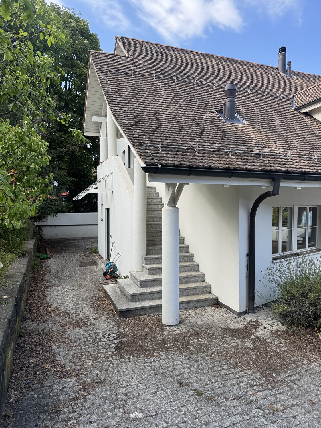 10 rooms apartment