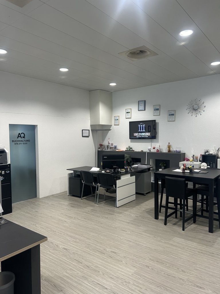 62m² shop