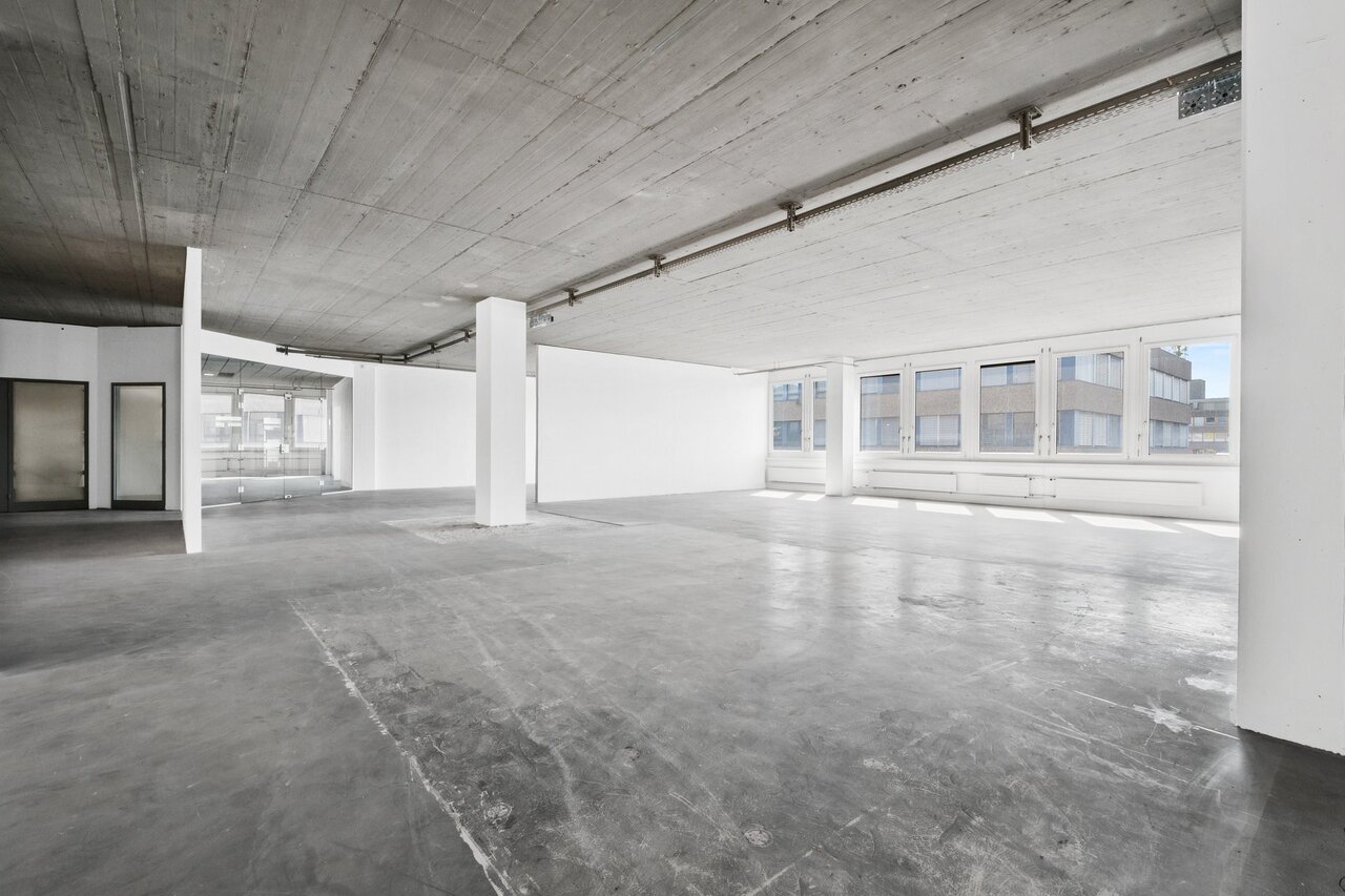 389m² commercial