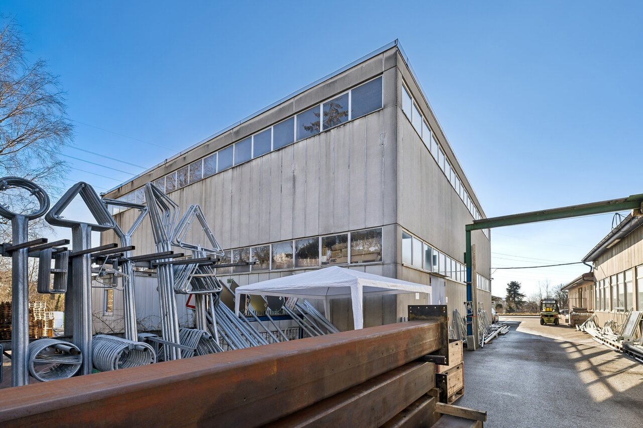 636m² officina