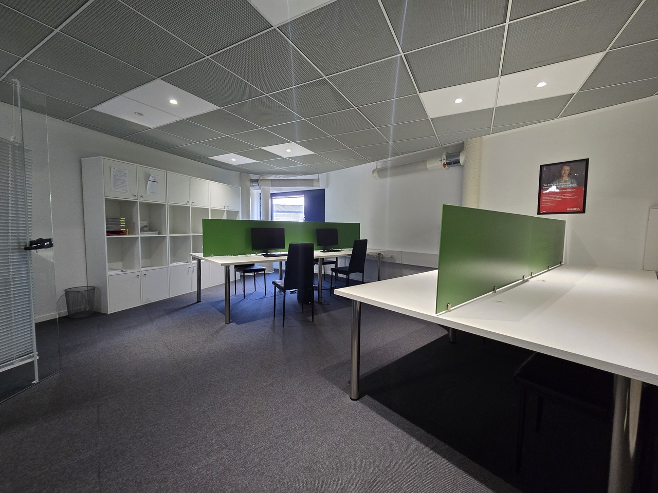 271m² office