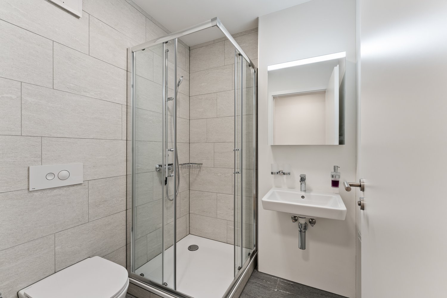 1 room single room