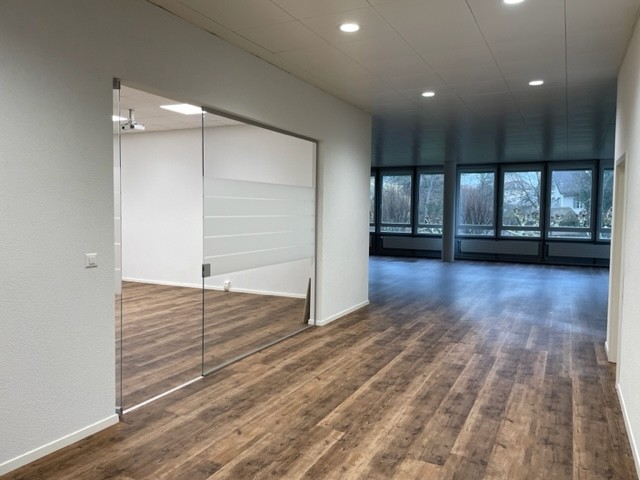 225m² office