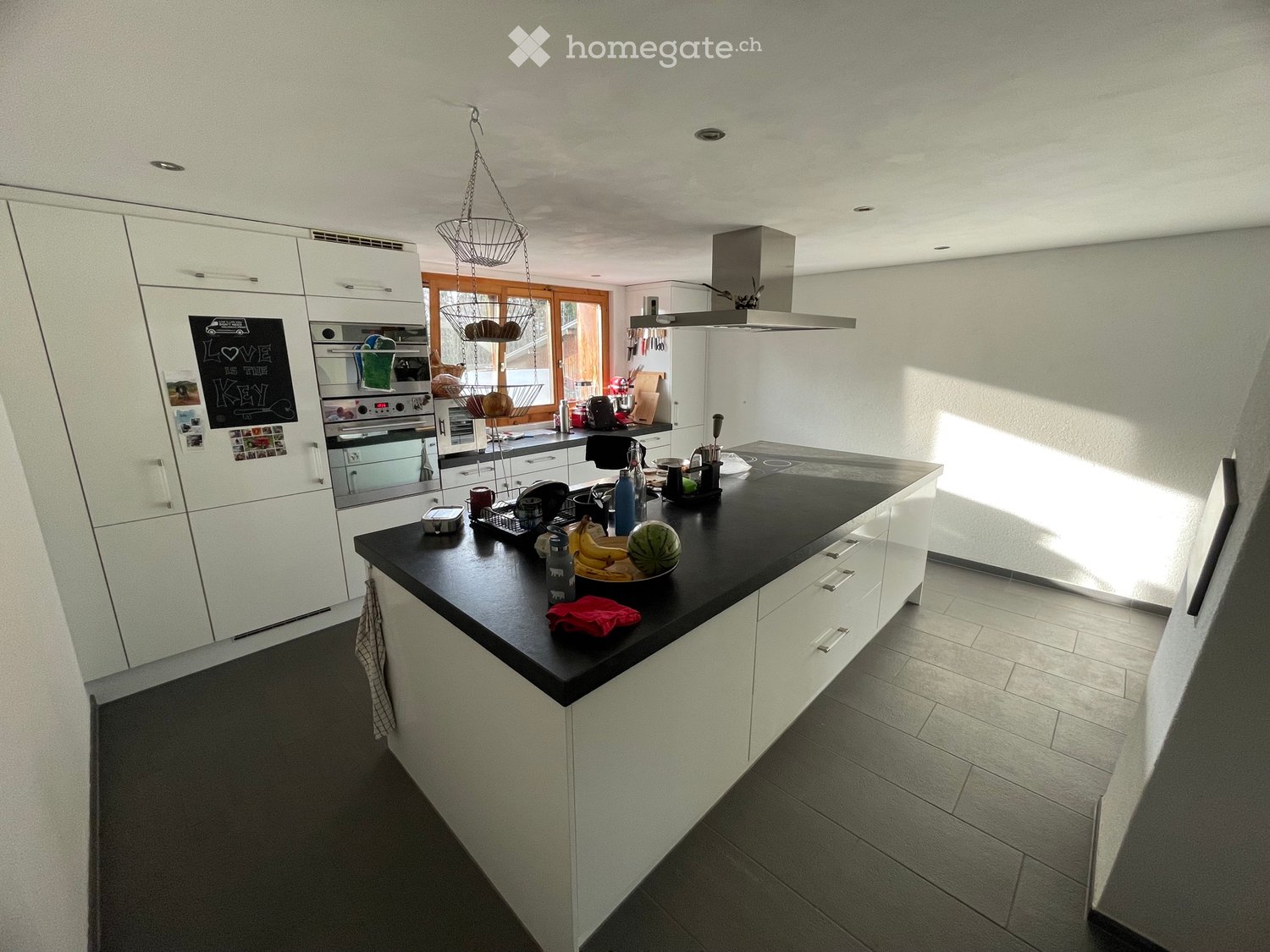 5 rooms apartment