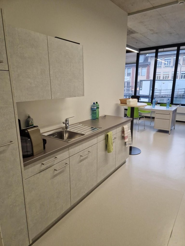 292m² office