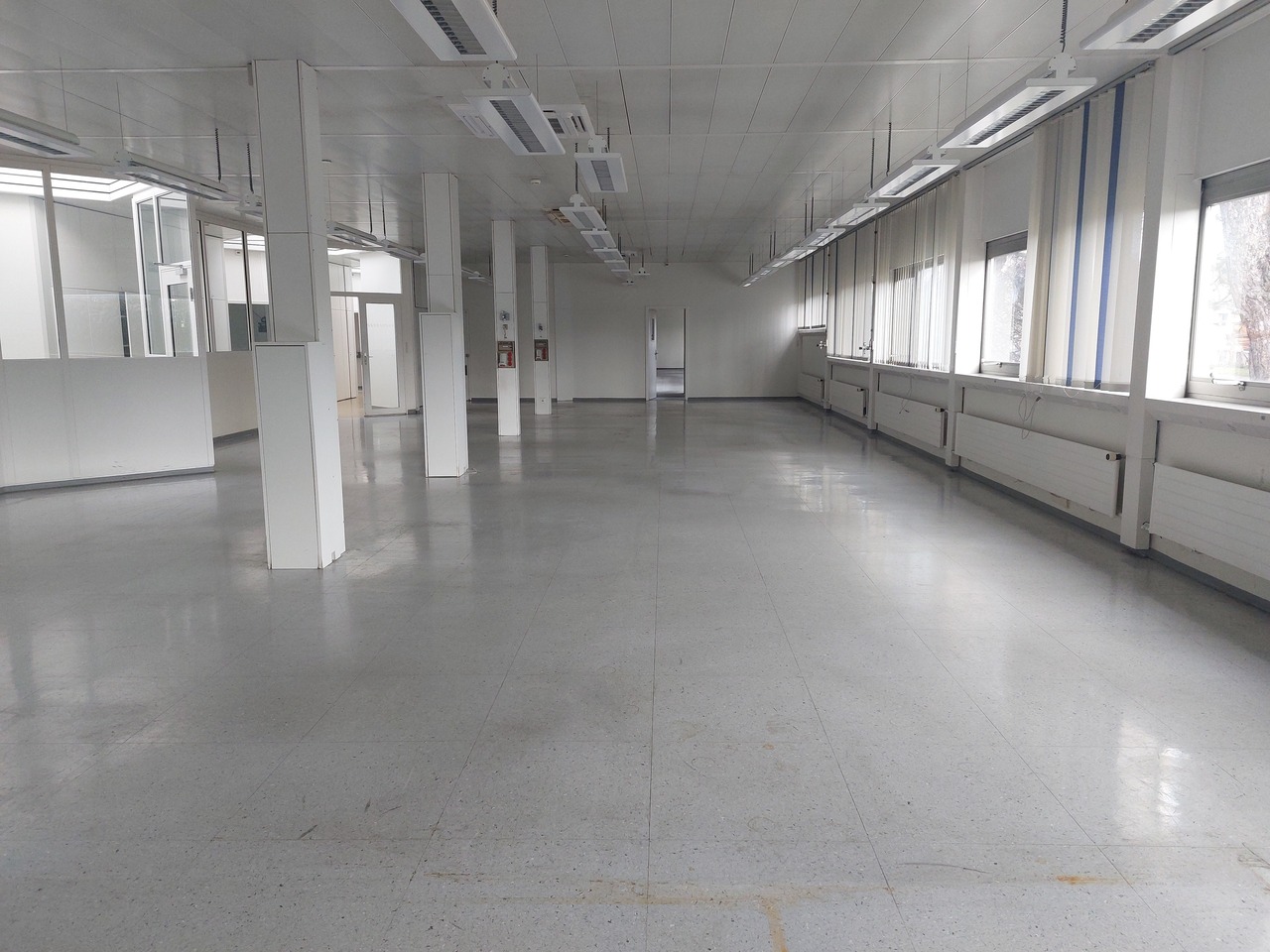 1000m² workshop