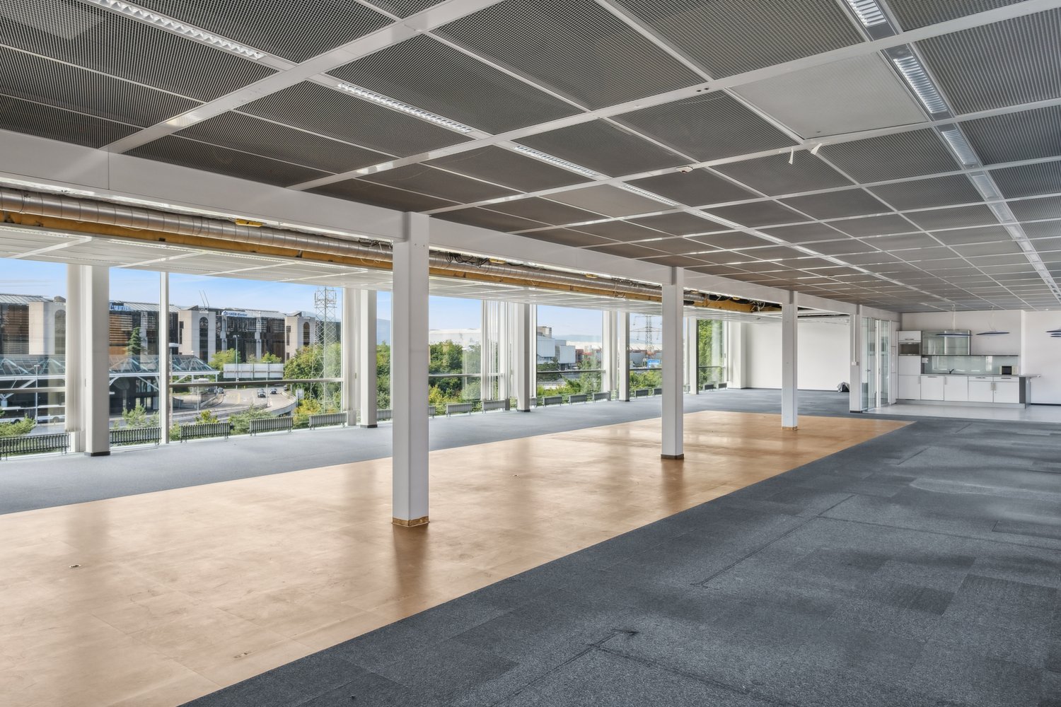 558m² Büro