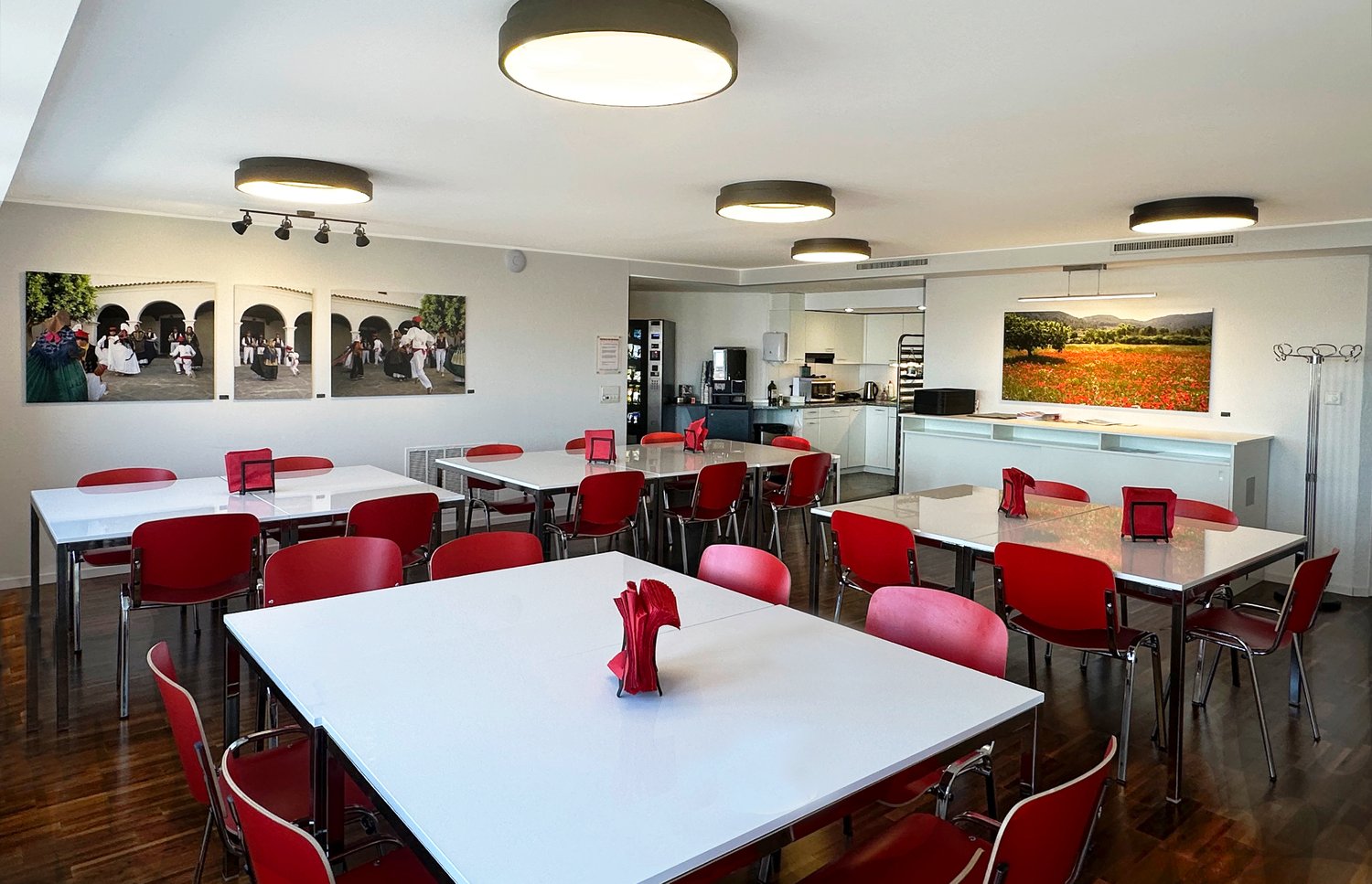 415m² office