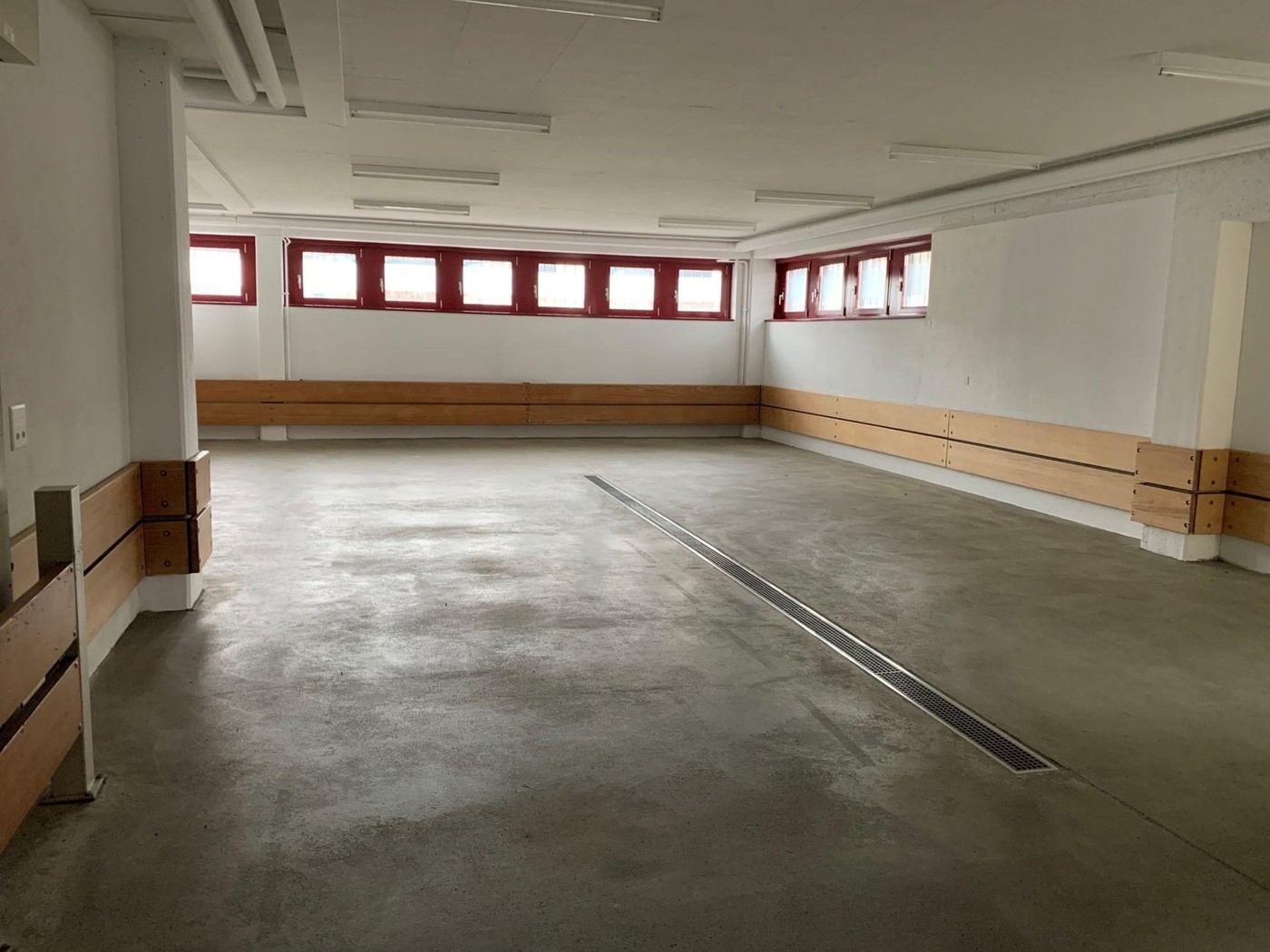 287m² shop