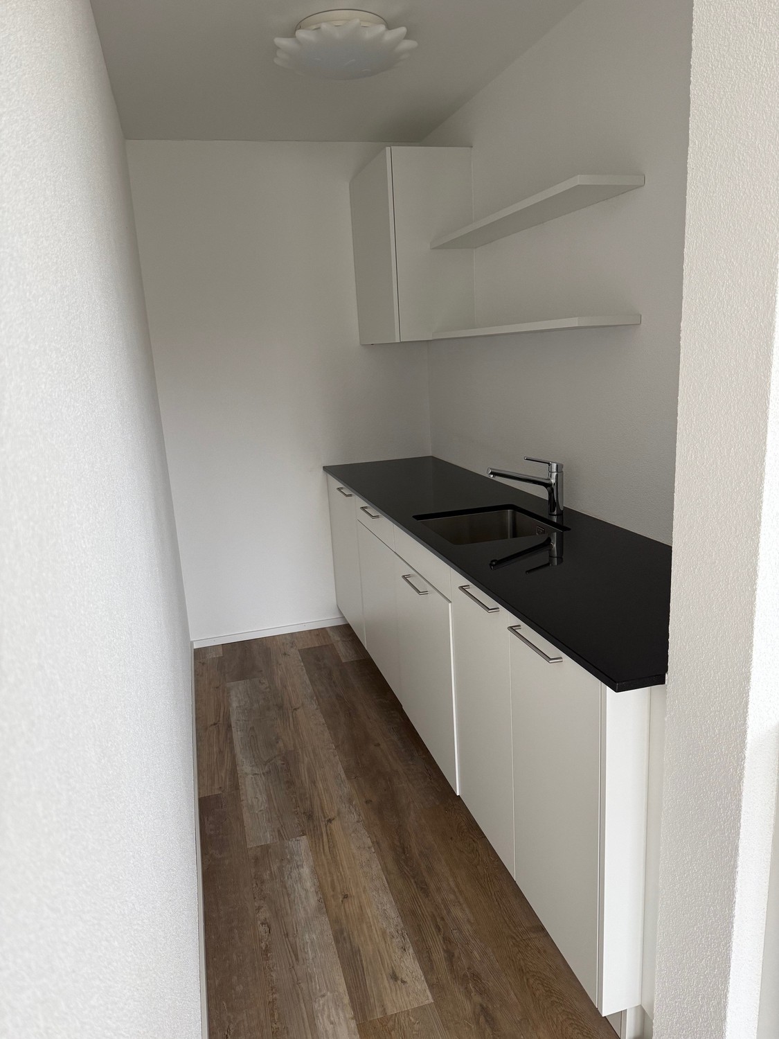 75m² commercial