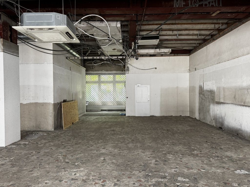 176m² commercial