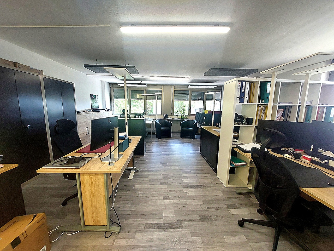 75m² office