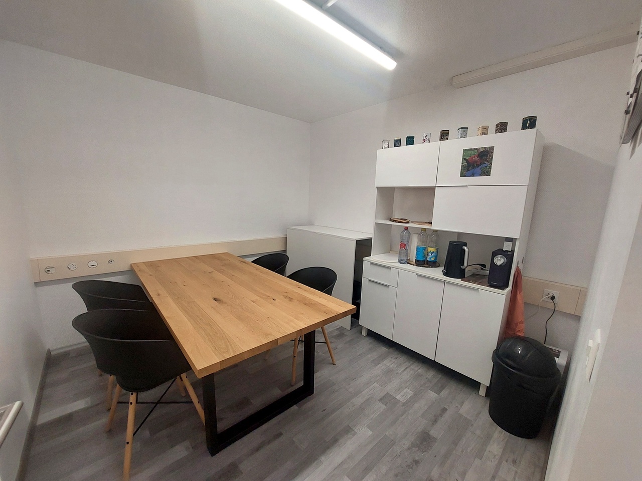 75m² office