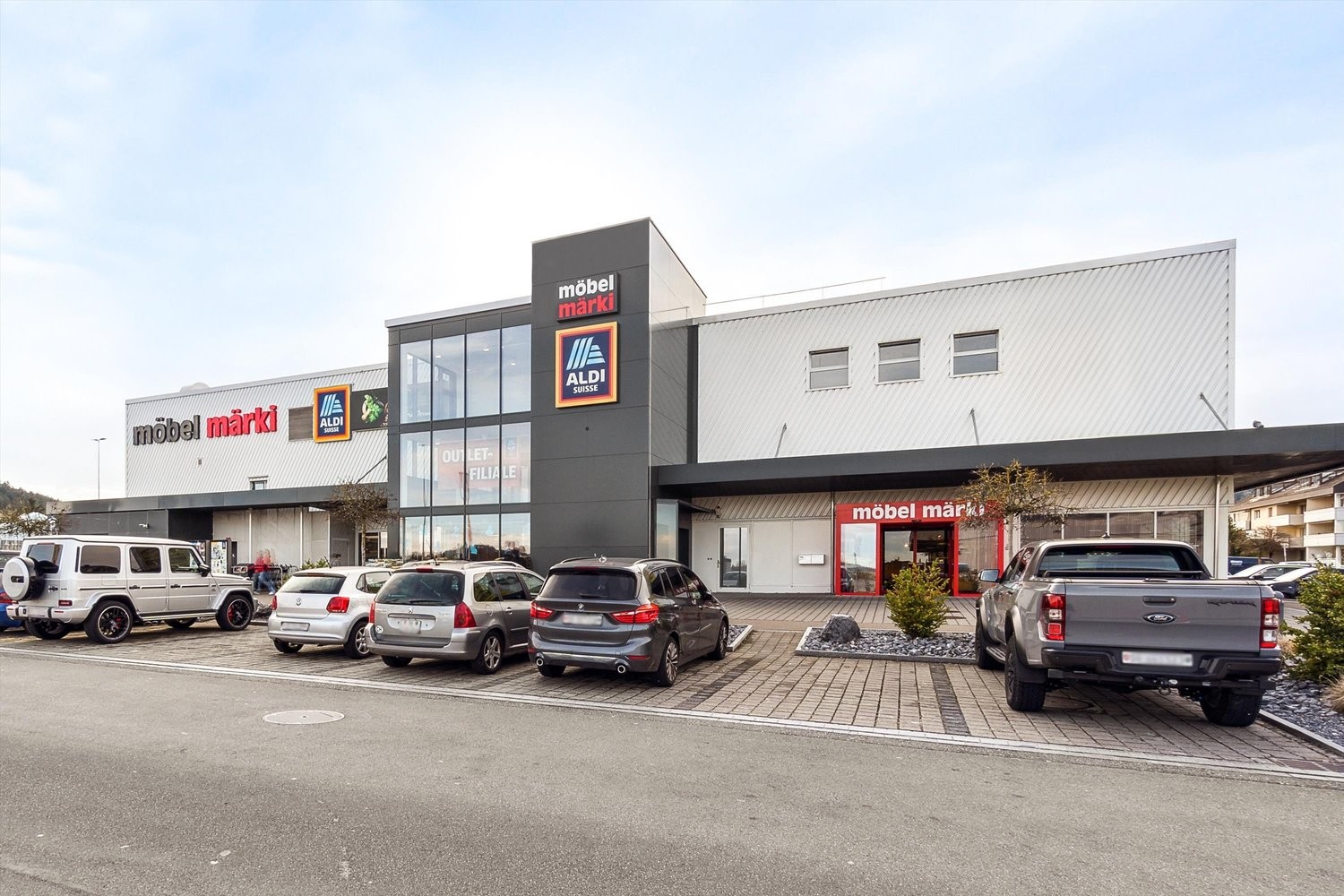 412m² negozio