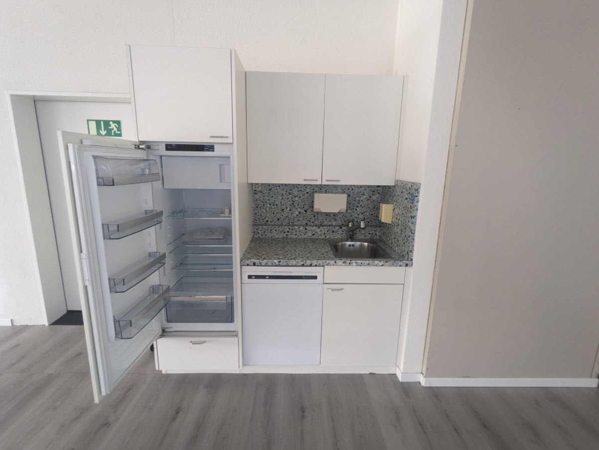 200m² office